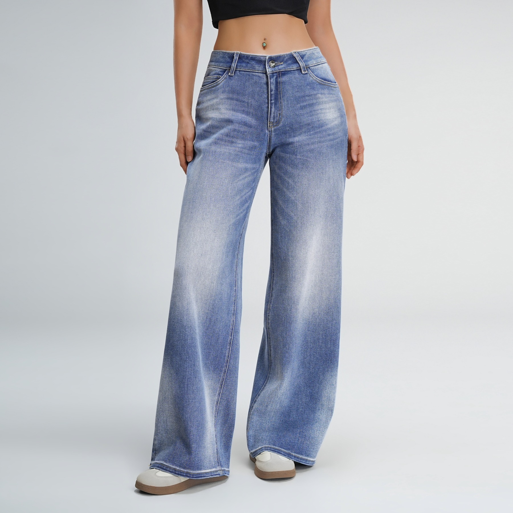 MIGELUN curve baggy jeans styled with sneakers